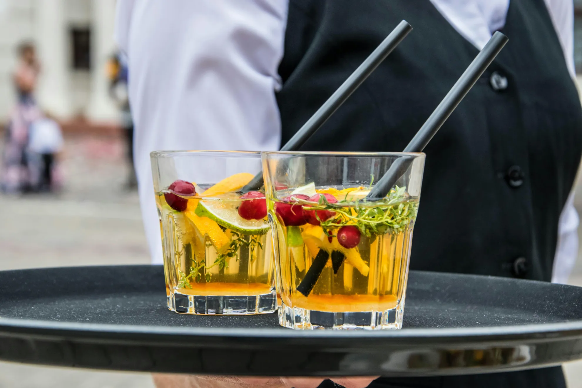 Bar Cerca de Mí en Málaga: 1 Guía Completa para Disfrutar la Noche Malagueña