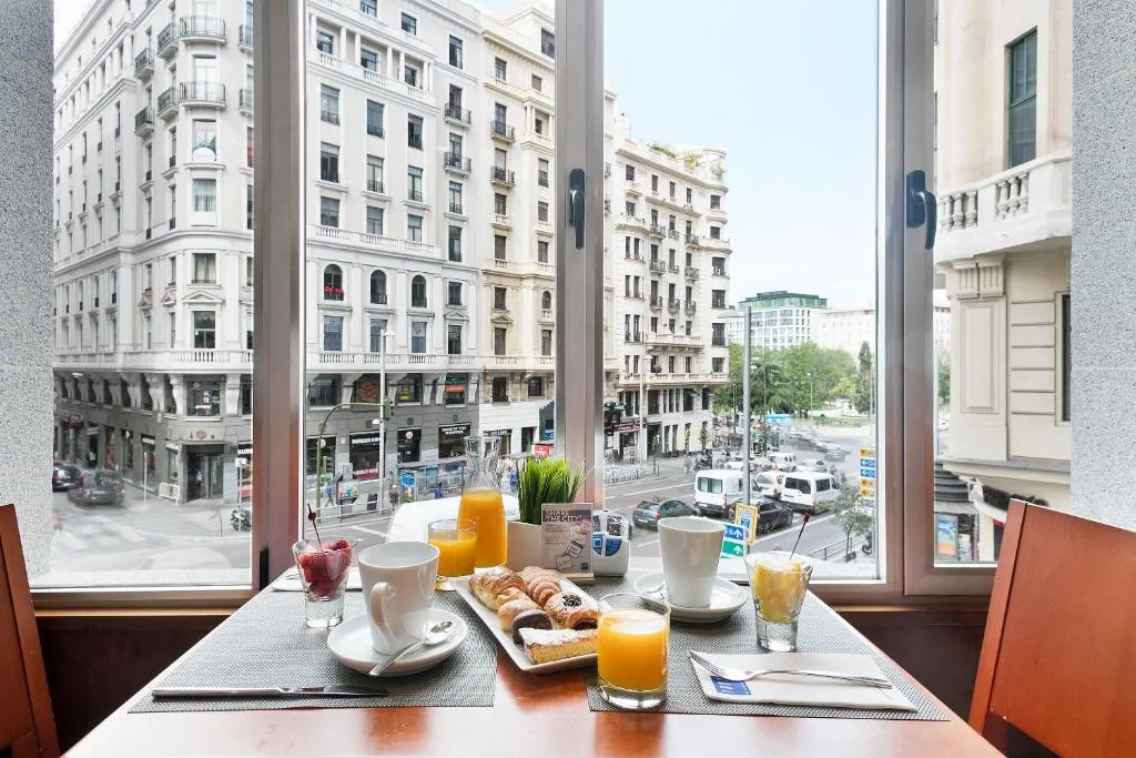 hotel cerca de mí en madrid